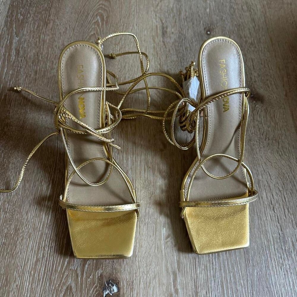 Fashion-nova Women's Gold Footwear